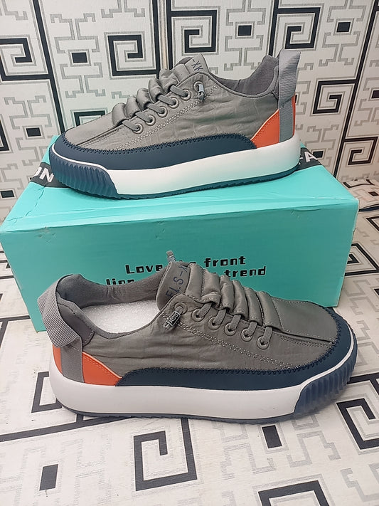 Men’s Casual Low-Top Sneakers